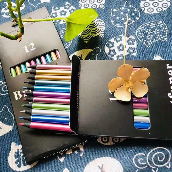 12-Piece: Metallic Colored Pencils